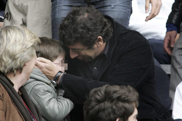 Patrick Bruel et son petit garçon au Parc des Princes (2009)