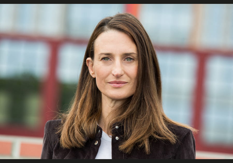 Camille Cottin, impeccable avec sa chevelure lisse