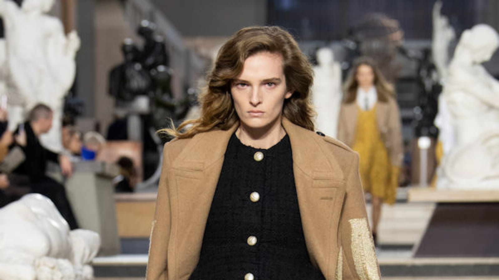 Look 10
