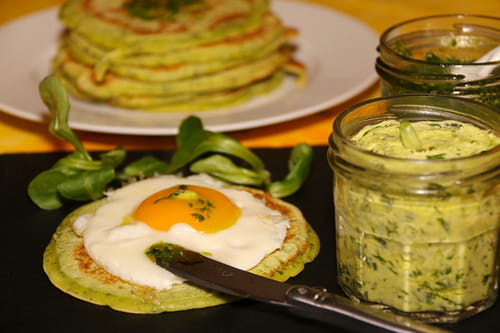 Pancakes à l’ail des ours et œufs à cheval