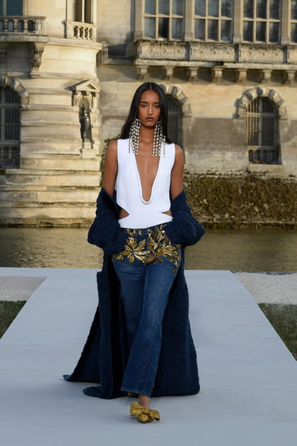 Look 5&nbsp;du d&eacute;fil&eacute; Valentino haute couture automne-hiver 2023-2024