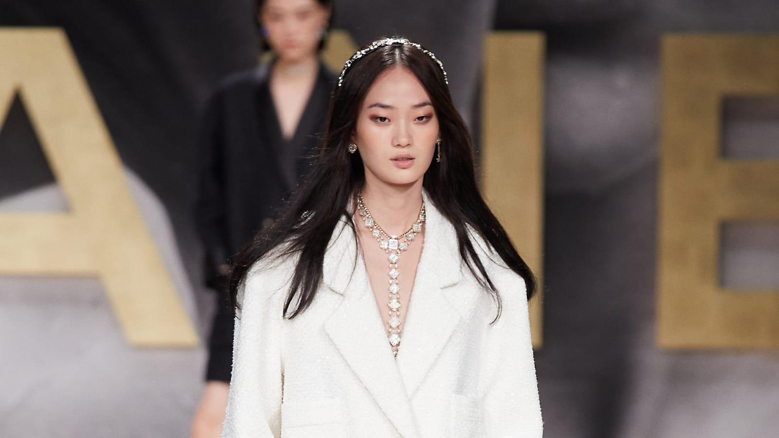 Look 11