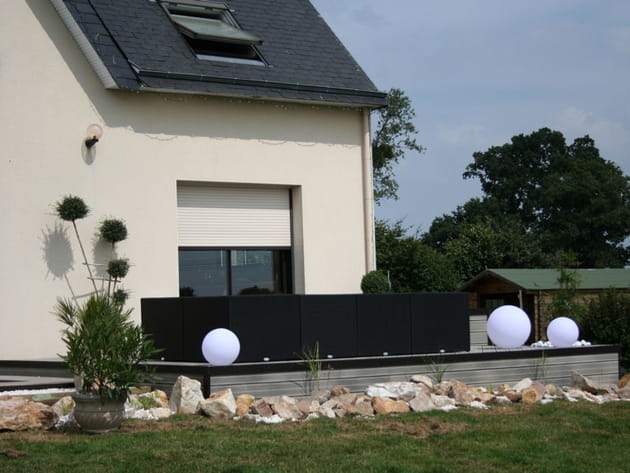 Après : une terrasse épurée et contemporaine