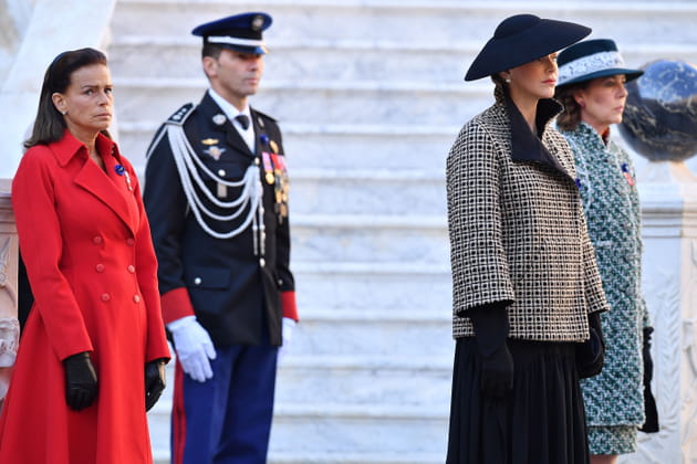 Stephanie, Caroline et Charlene de Monaco, au garde &agrave; vous