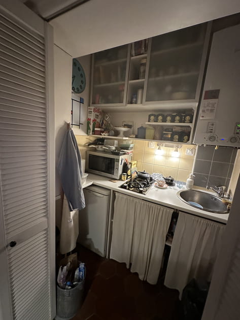 Avant&nbsp;: une cuisine engonc&eacute;e dans un placard