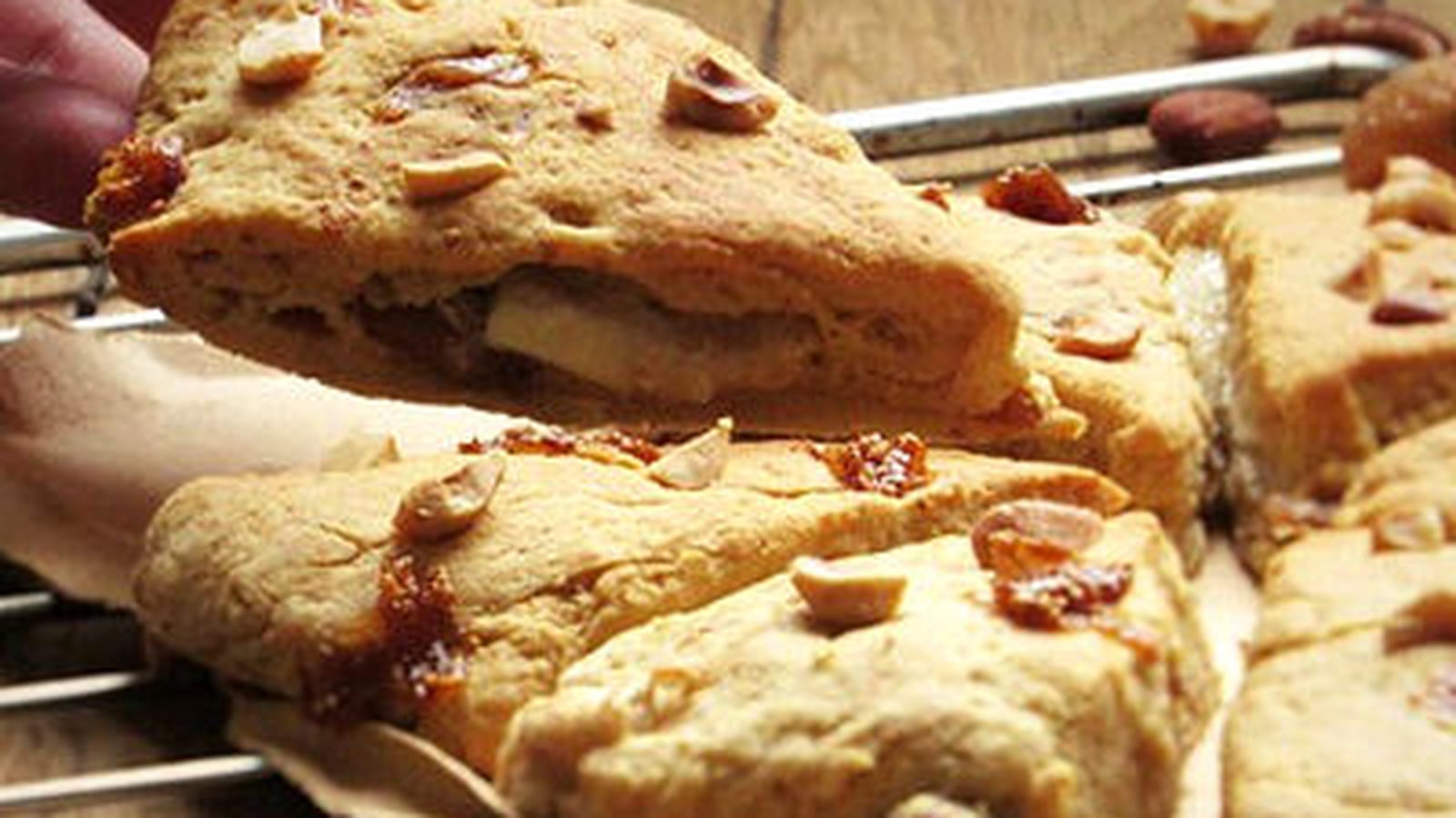 Scones salés chèvre, miel et figues