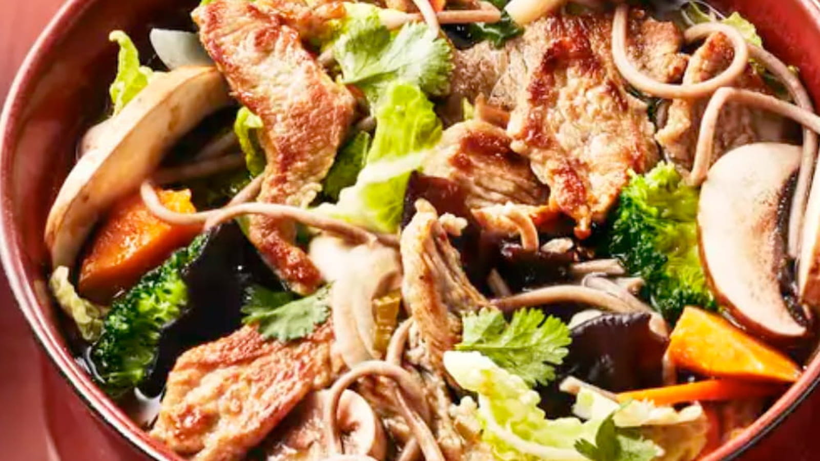 Nouilles soba au veau émincé et champignons