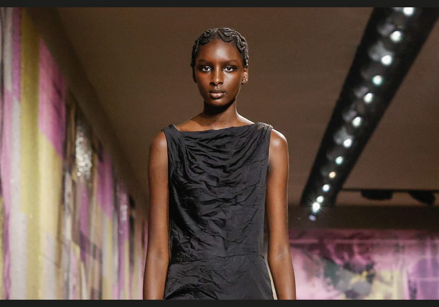 La chevelure crant&eacute;e de Dior