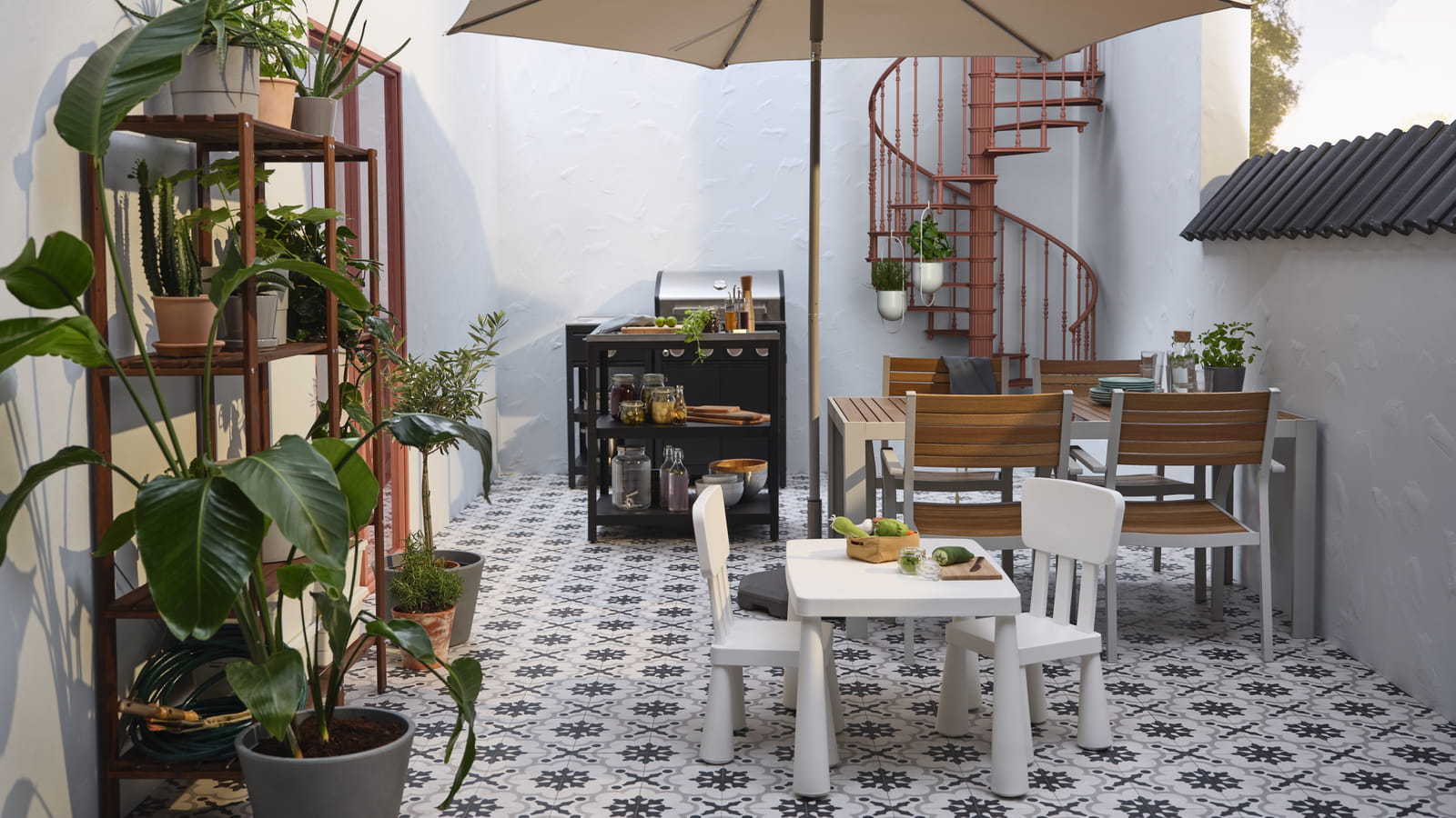 Table et 4 chaises