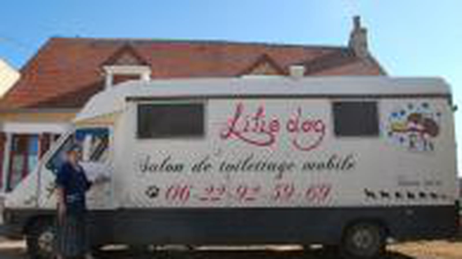 Son camion de toilettage