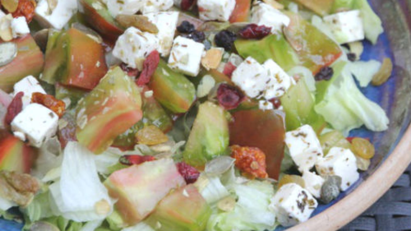 Salade aux tomates anciennes à la feta