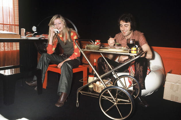 Chantal au t&eacute;l&eacute;phone