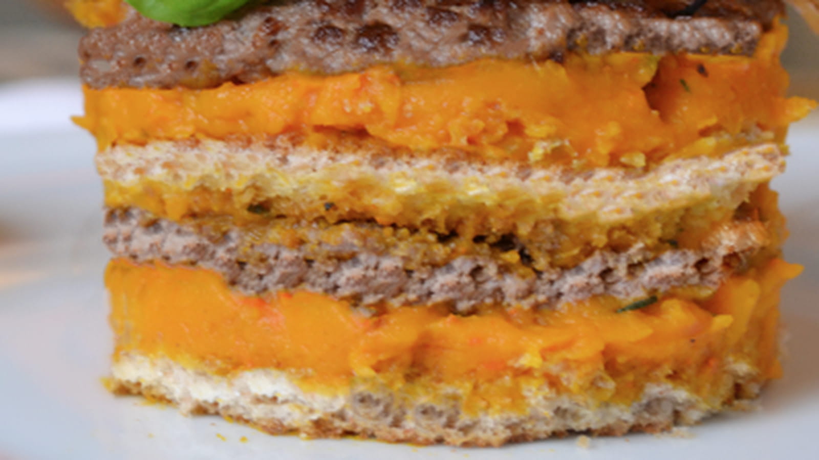  Mille-feuille automnal de potimarron, viande hachée, pain de mie