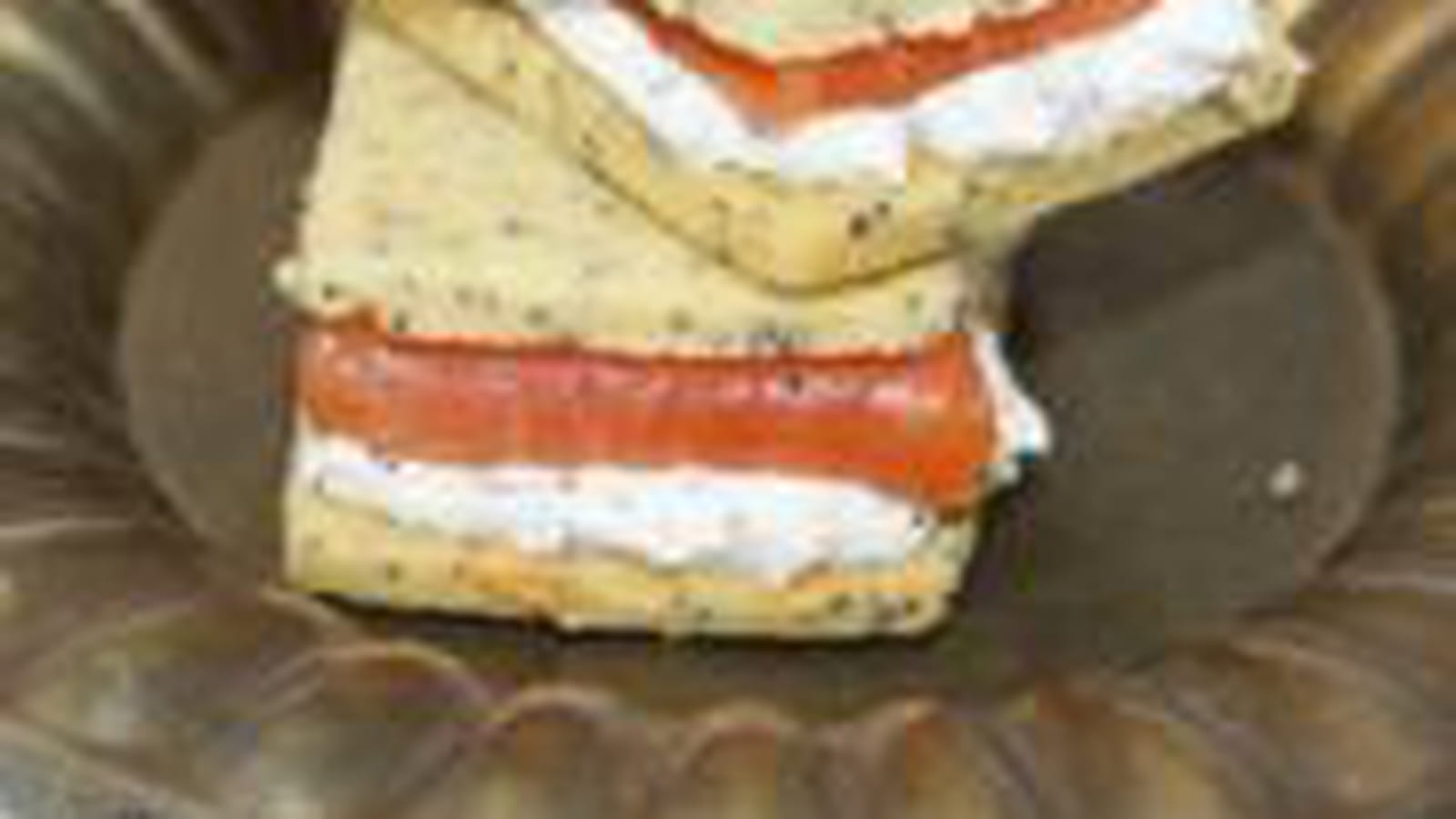 Sandwich à la crème de pavot et au saumon fumé
