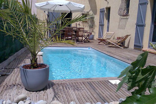 Une piscine de petite taille