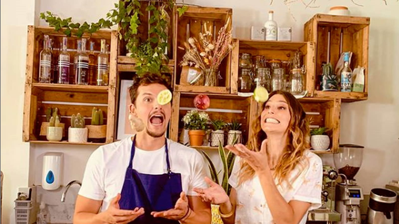 Juan Aberlaez et Laury Thilleman 