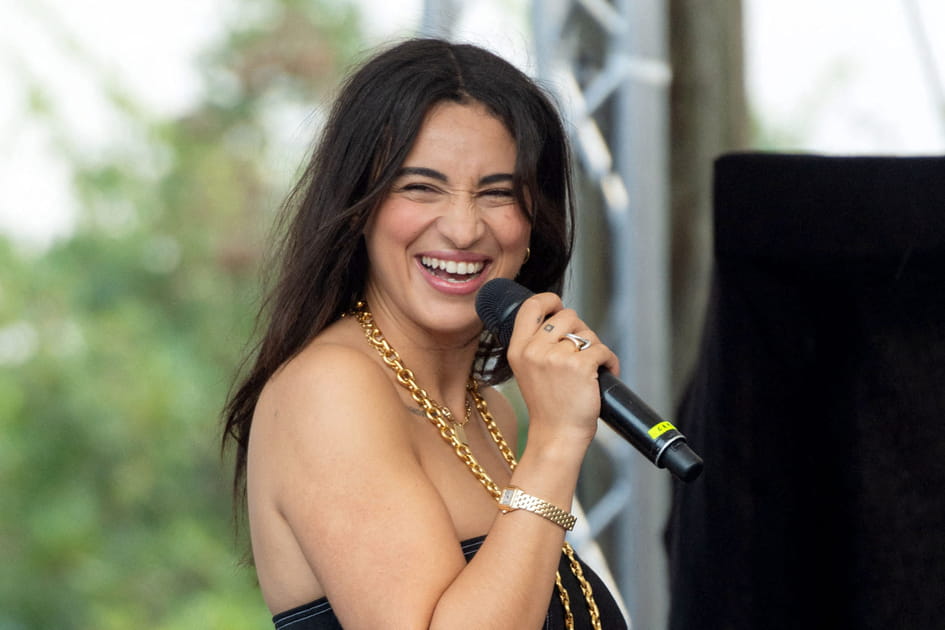 Le blush p&egrave;che de Cam&eacute;lia Jordana