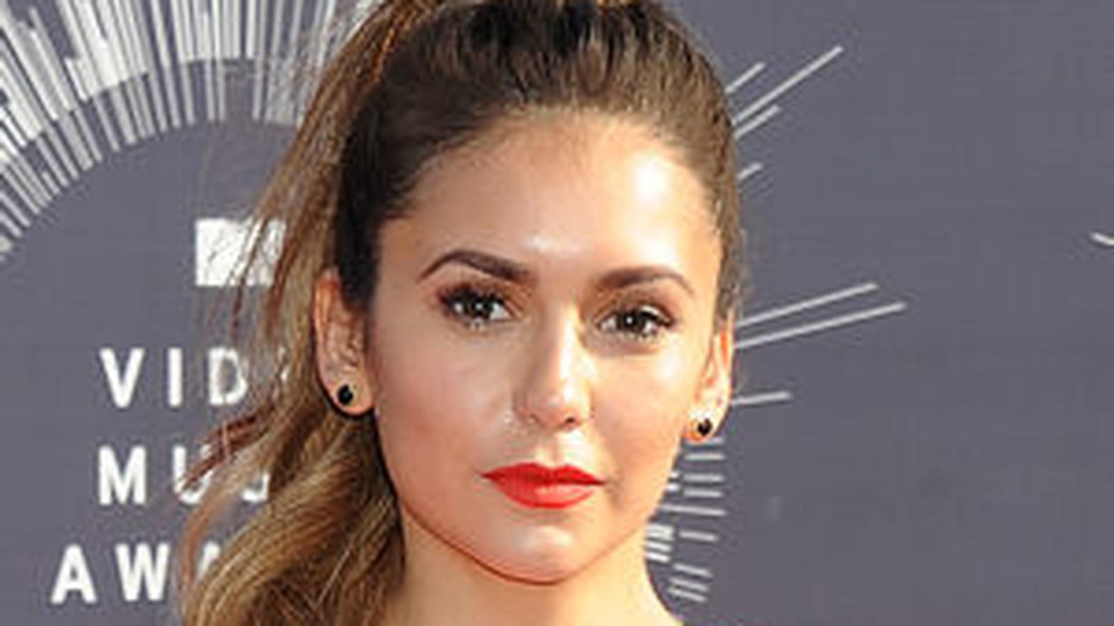 Nina Dobrev