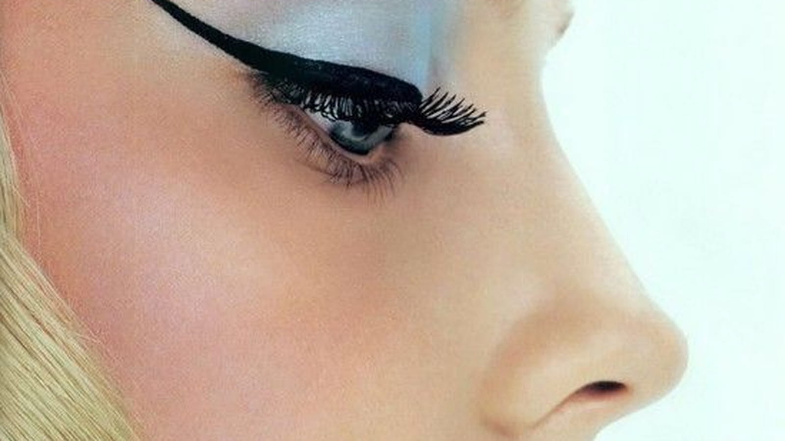 Eyeliner pastel