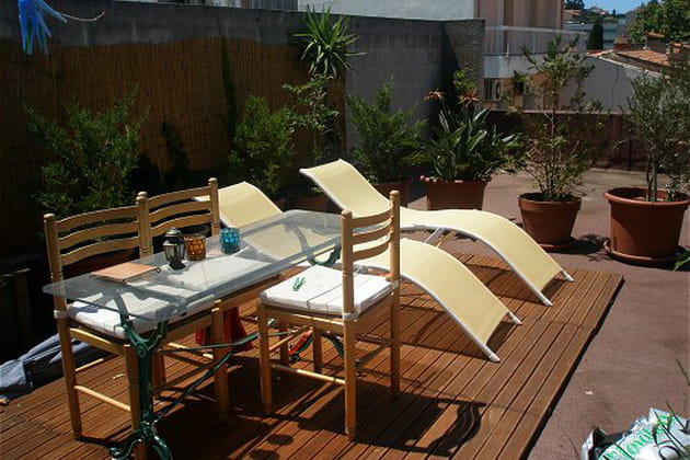 Une terrasse perch&eacute;e sur un toit