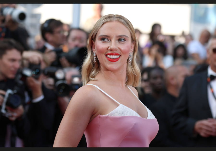 Scarlett Johansson, &agrave; couper le souffle avec sa bouche rouge