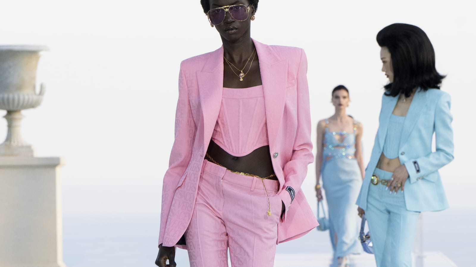 Look 11