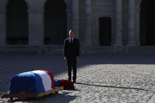 Emmanuel Macron apr&egrave;s son &eacute;loge fun&egrave;bre