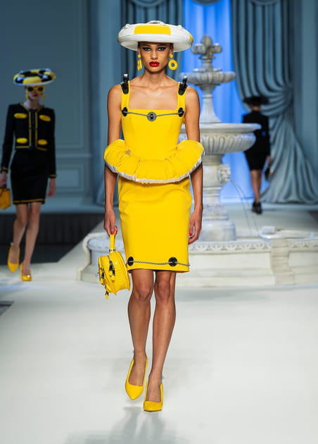 Look 21&nbsp;du d&eacute;fil&eacute; Moschino