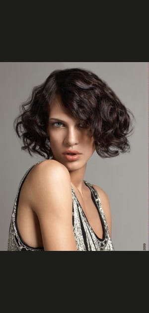 Carr&eacute; souple, version coiff&eacute;-d&eacute;coiff&eacute;