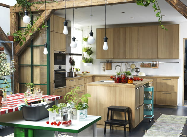 Îlot Central IKEA Noir Effet Bois Avec Espace Repas – Très Bon état