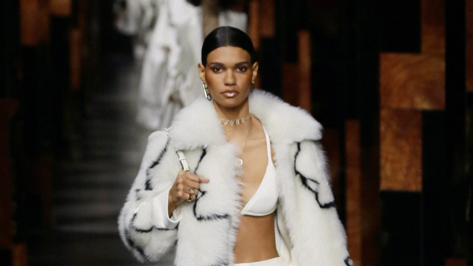 Look 3