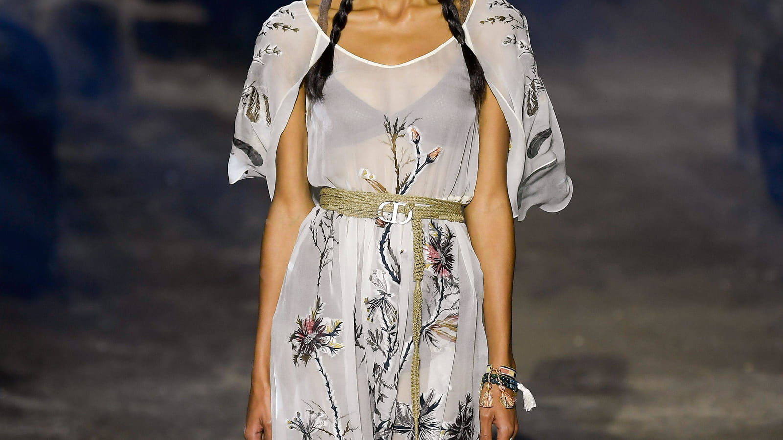 Look 19
