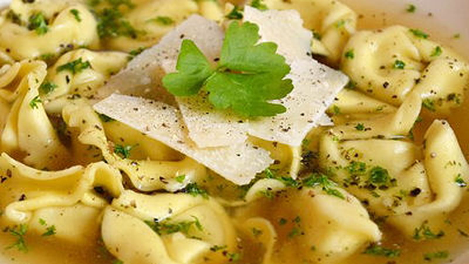 Tortellini in brodo