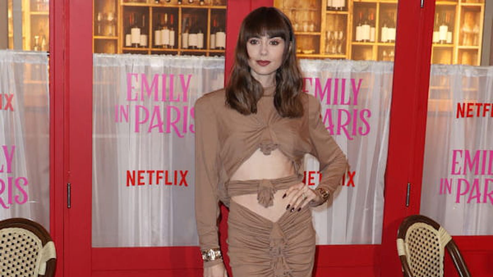 Lily Collins le 6 décembre 2022