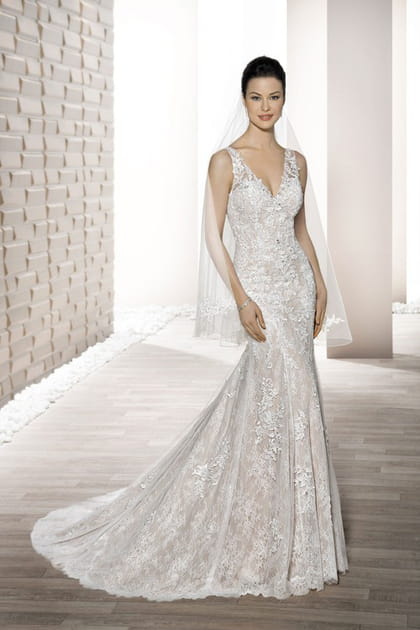 Une robe somptueuse, Demetrios