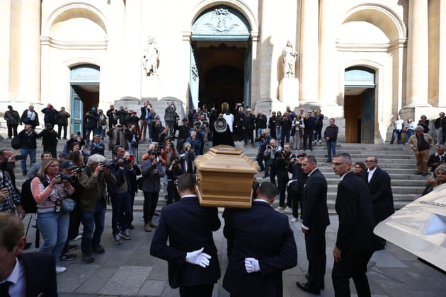 Obsèques de Claudia Cardinale : sa fille, Nikos Aliagas, Catherine Jacob et les stars font leurs adieux - PHOTOS