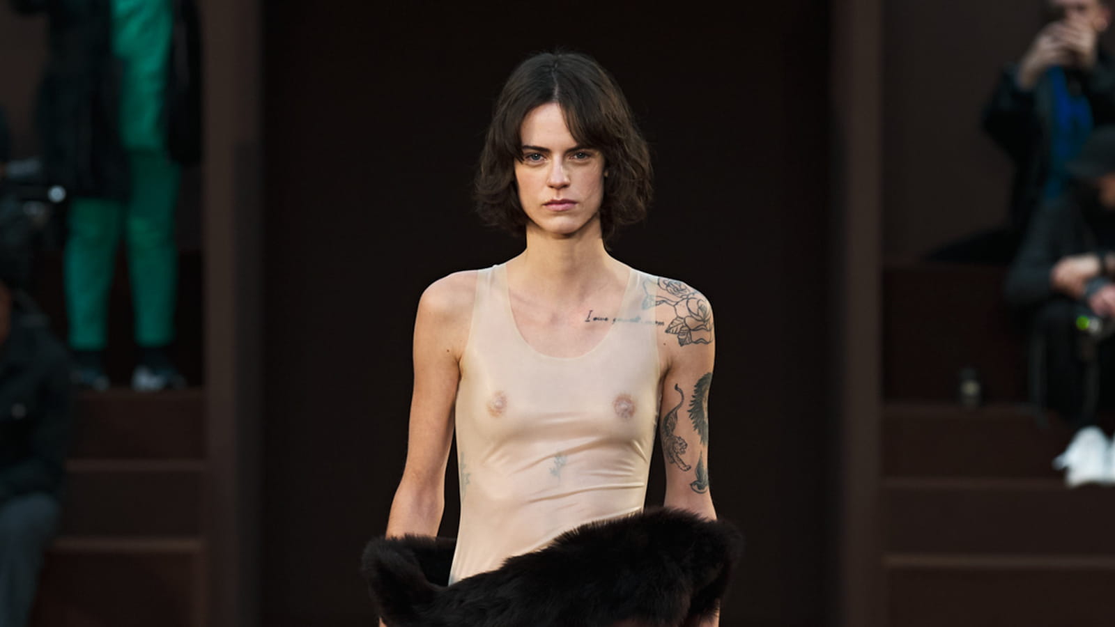 Look 18
