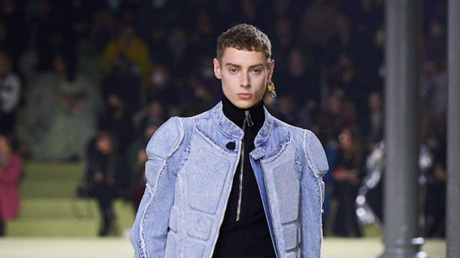 Look 17