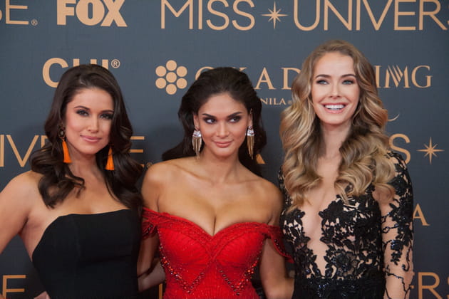 Miss Univers 2015 entourée de Miss USA 2014 et Miss USA 2015