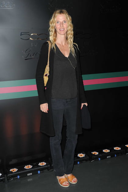 Sandrine Kiberlain en jean noir