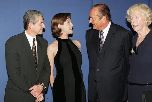 Jacques Chirac fait rire Alessandra Martines et Claude Pompidou