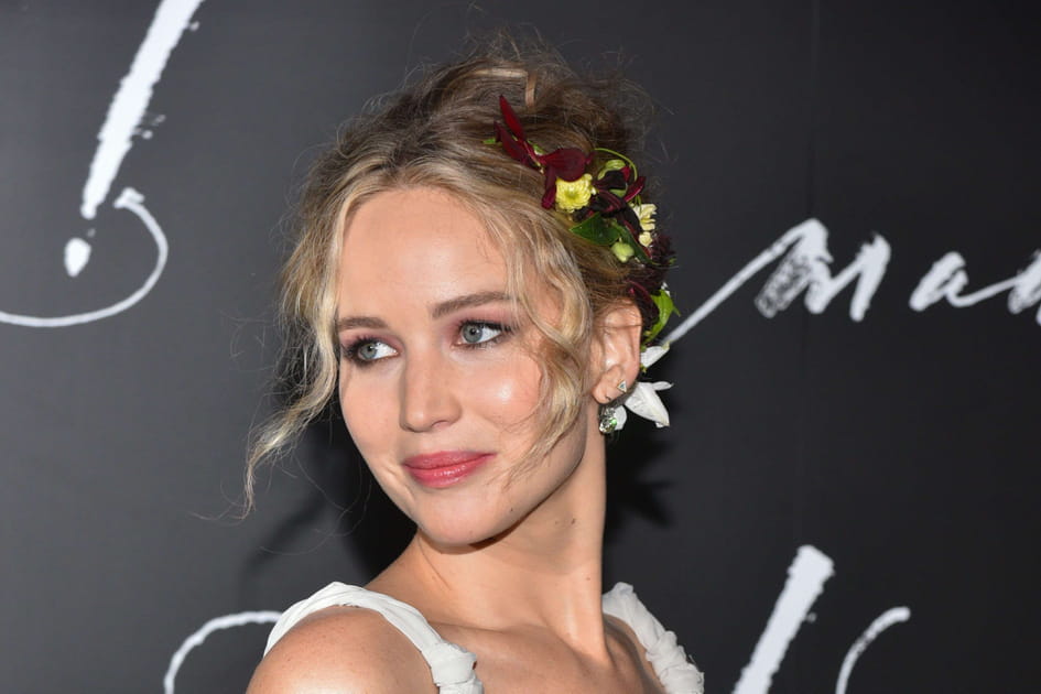 Le bijou de cheveux fleuri de Jennifer Lawrence