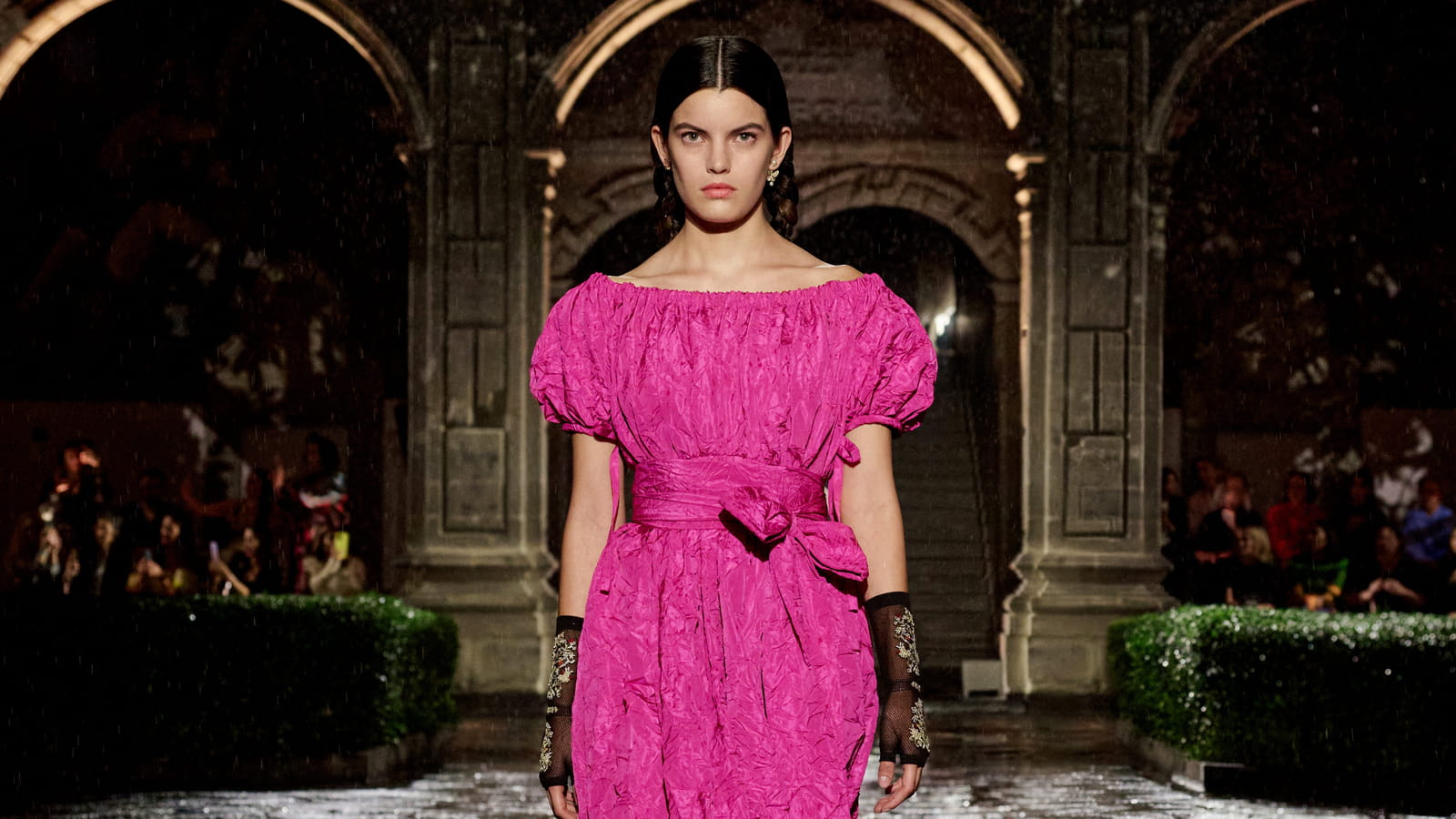 Look 18