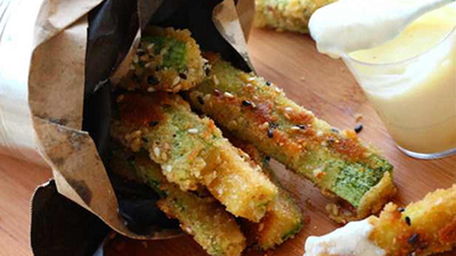 Frites de courgettes au parmesan graines et herbes de Provence