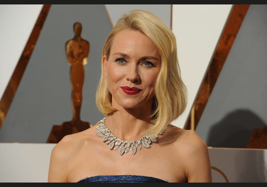 Naomi Watts, chic avec ses l&egrave;vres fonc&eacute;es