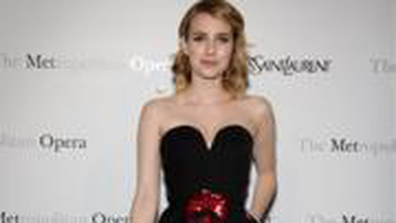 Emma Roberts, en combinaison