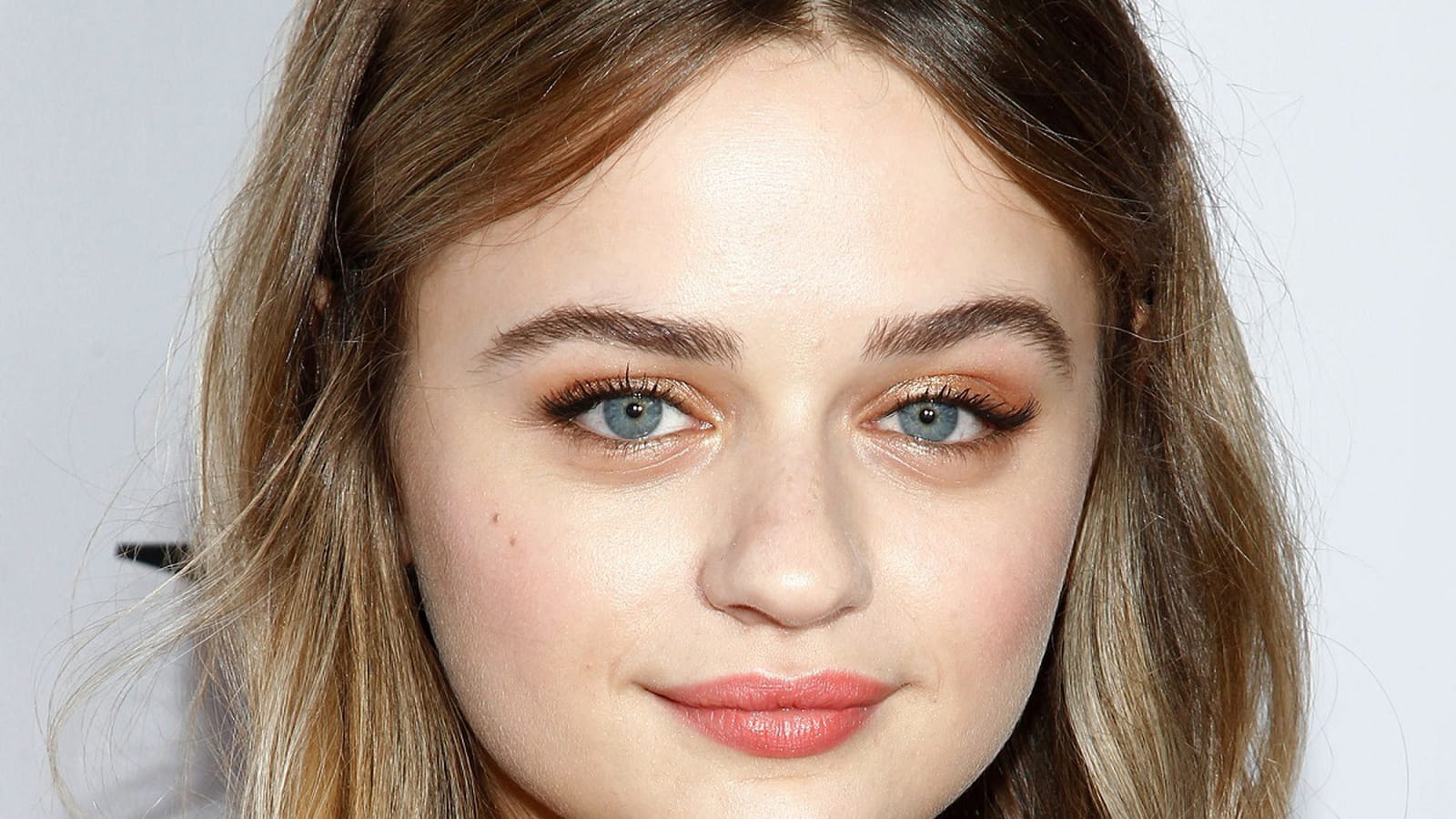 Joey King, cheveux longs