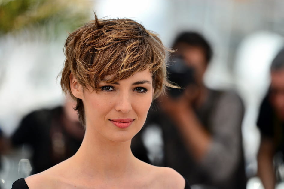 La coupe pixie miel de Louise Bourgoin