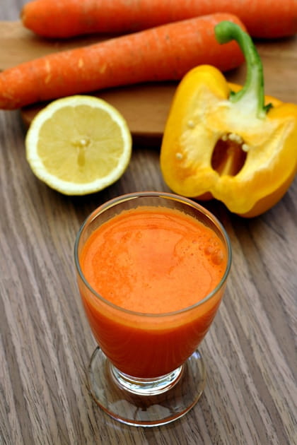 Jus d'oranges, carotte, poivron jaune et citron
