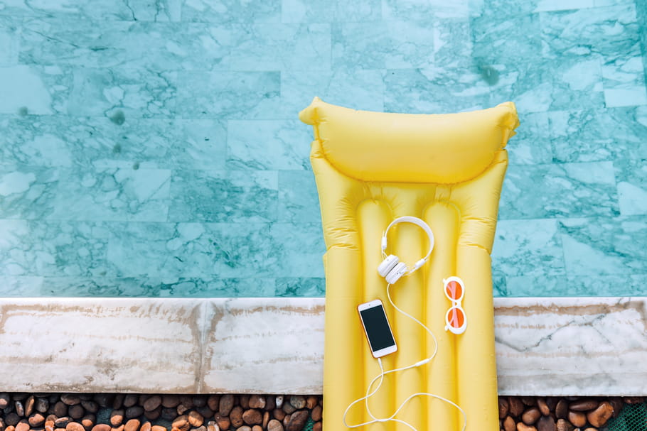 Ces podcasts déco et design que l'on va écouter tout l'été